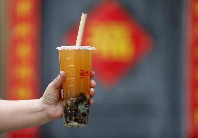 蜜雪冰城陷危机 卫生死角曝光背后的反思